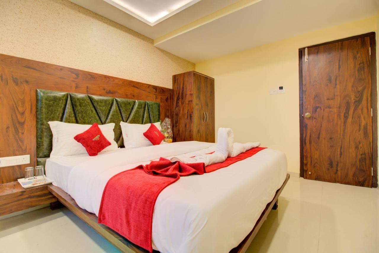 Hotel Samaira Residency,Dombivali Dive Bagian luar foto