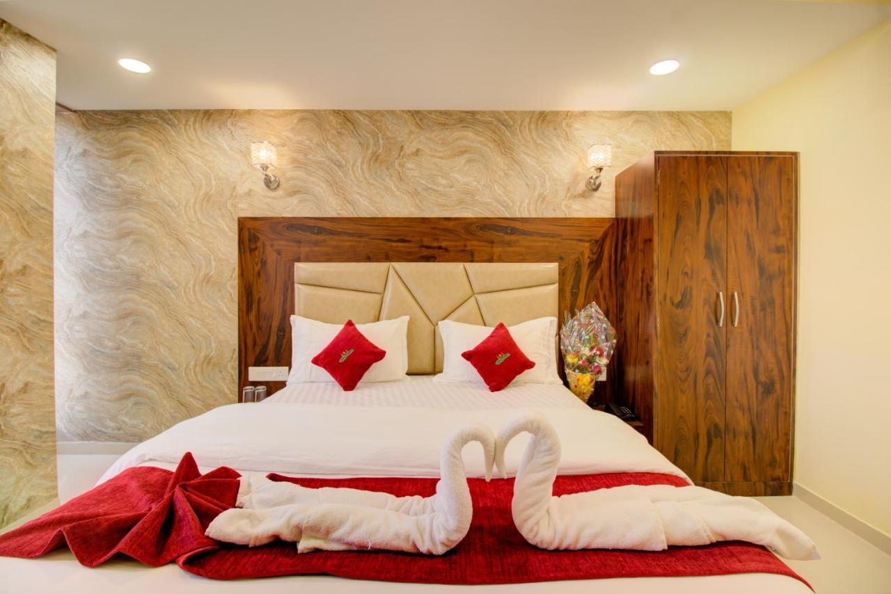 Hotel Samaira Residency,Dombivali Dive Bagian luar foto
