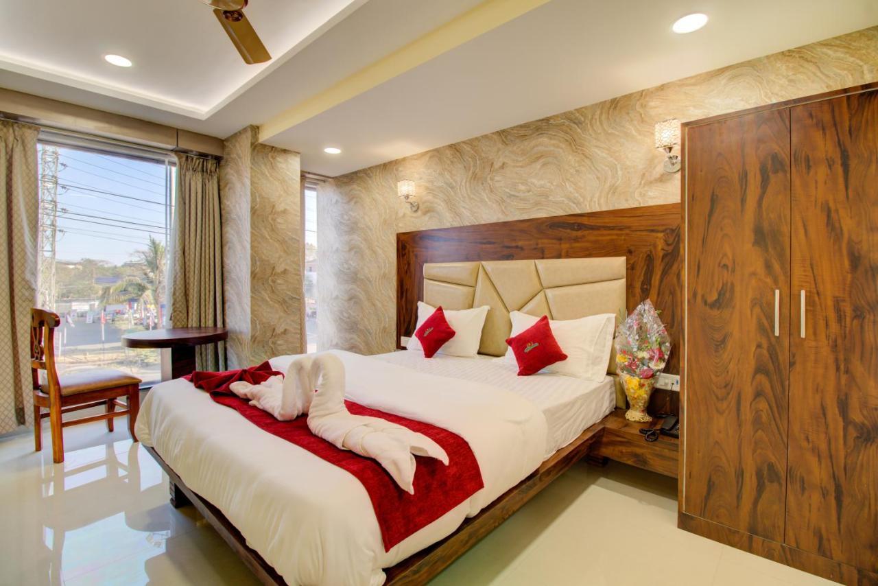 Hotel Samaira Residency,Dombivali Dive Bagian luar foto